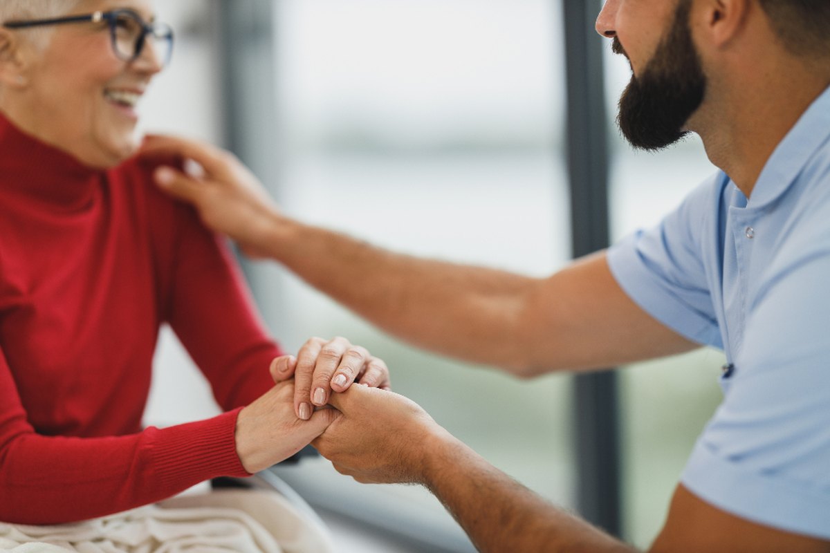 Comment bien choisir un EHPAD : critères, tarifs et aides