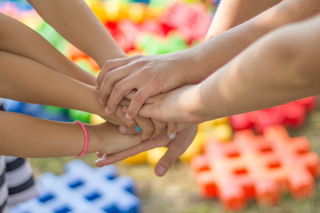 Activités bénévoles à la retraite : trouver sa mission et s'épanouir