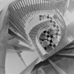 Escalier intérieur avec rampe